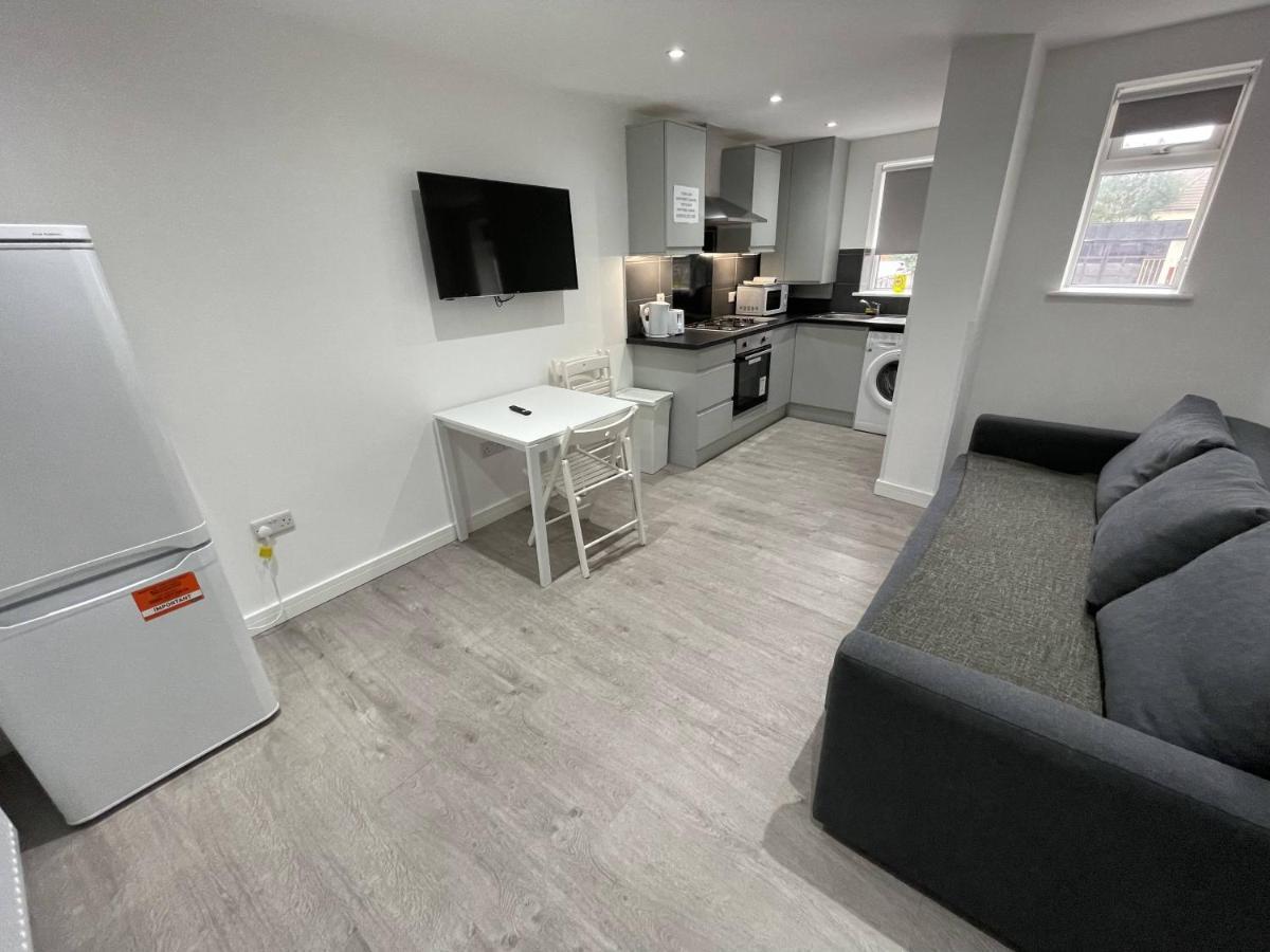 ลอนดอน ดาเกนแฮม อพาร์ตเมนต์ Apartment ภายนอก รูปภาพ